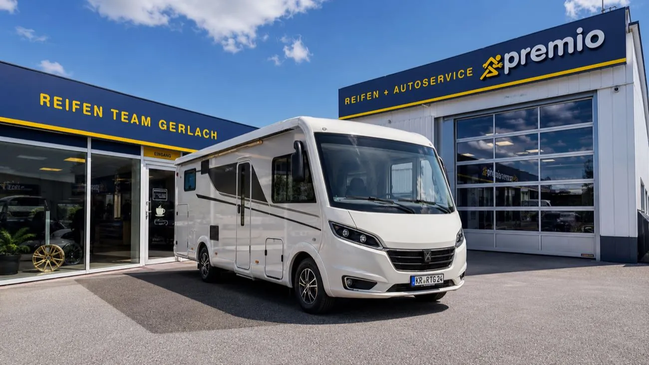 Caravan-Werkstatt in Hilden – Reisemobil vor der Filiale der RTG-Gruppe